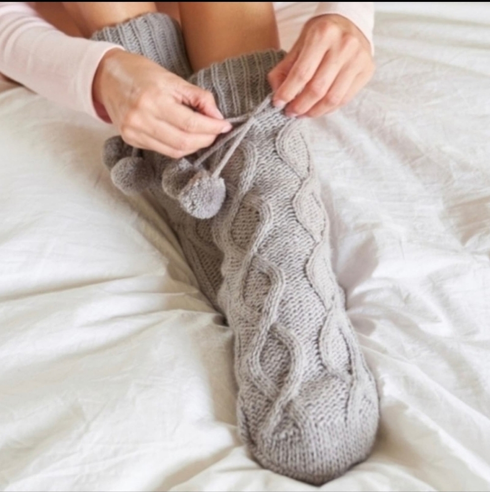 Muk Luks L/XL Gray Cable Knit Pom Pom Tall Sock Slippers Booties NWT